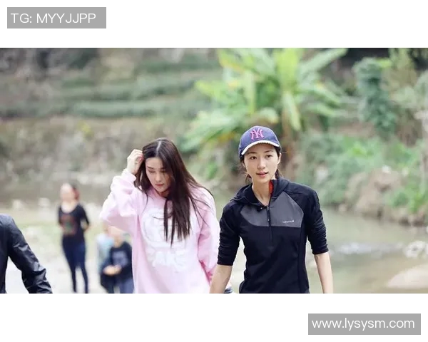 足球明星福清女友最新照片曝光引发热议网友纷纷点赞评论不断